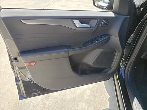 Used 2025 Ford Escape Active w/ Active Premium Tech Pack AWD/4WD image 12