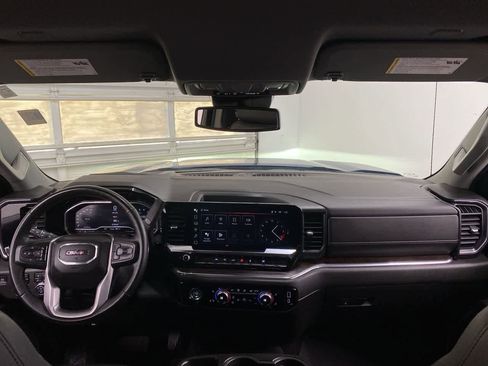 Used 2024 GMC Sierra 1500 SLT image 12