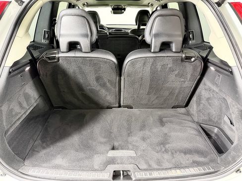 Used 2018 Volvo XC90 T6 Momentum w/ Momentum Plus Package AWD/4WD image 14