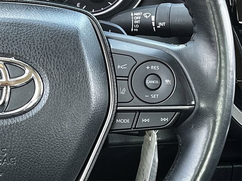 Used 2024 Toyota Camry SE image 14