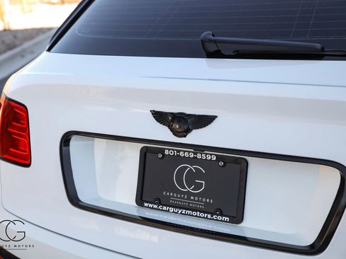 Used 2019 Bentley Bentayga image 15