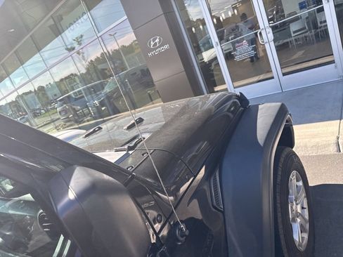 Used 2018 Jeep Wrangler Sport AWD/4WD image 19