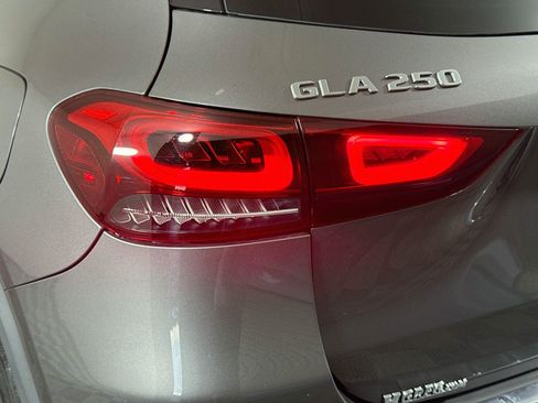 Used 2023 Mercedes-Benz GLA 250 w/ Premium Package image 36