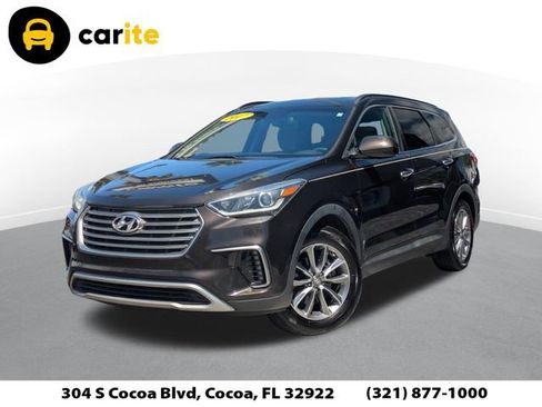 Used 2017 Hyundai Santa Fe SE FWD image 1