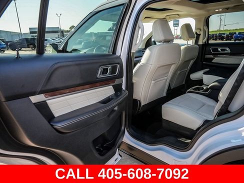 Used 2018 Ford Explorer Platinum AWD/4WD image 26