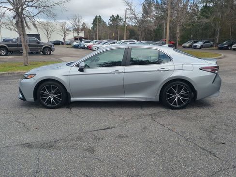 Certified 2024 Toyota Camry SE image 8