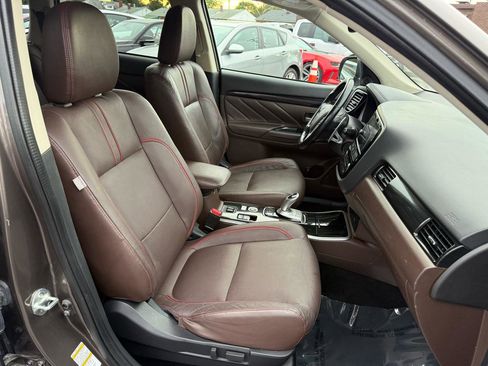 Used 2018 Mitsubishi Outlander SEL image 20