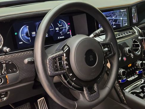 Certified 2025 Rolls-Royce Cullinan Black Badge AWD/4WD image 36