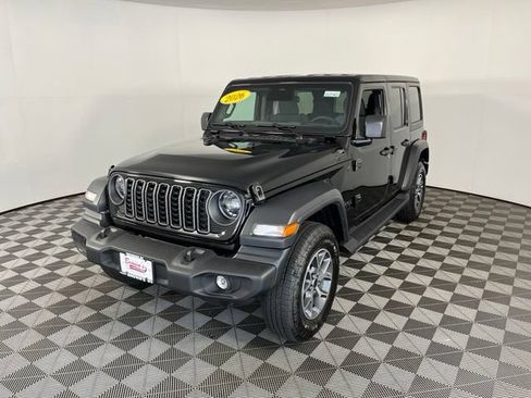 Used 2026 Jeep Wrangler Unlimited Sport AWD/4WD image 4