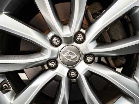 Used 2017 Hyundai Santa Fe Limited image 8