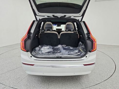 New 2026 Volvo XC90 T8 Plus image 27
