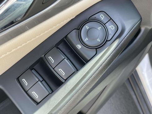 Used 2023 Chevrolet Traverse LS AWD/4WD image 18