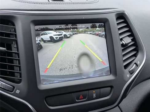 Certified 2022 Jeep Cherokee Latitude Lux AWD/4WD image 22