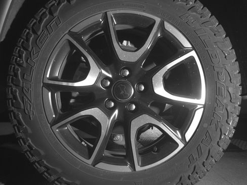 Used 2025 Jeep Compass Trailhawk AWD/4WD image 14