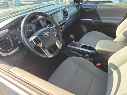 Used 2020 Toyota Tacoma SR5 RWD image 3