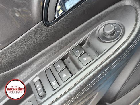 Used 2019 Buick Encore Essence w/ Experience Buick Package FWD image 18