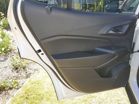 Used 2025 Chevrolet Trax RS w/ Driver Confidence Package image 15