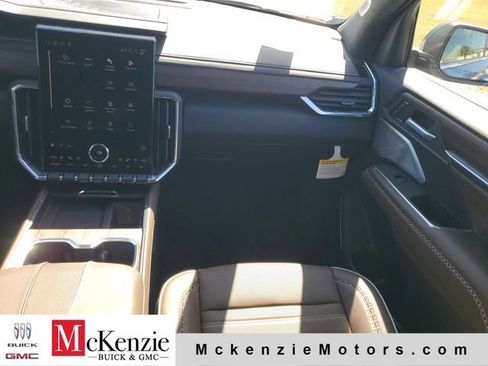 New 2026 GMC Acadia Denali Ultimate w/ LPO, All-Weather Package FWD image 28