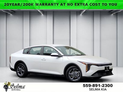 New 2025 Kia K4 LXS