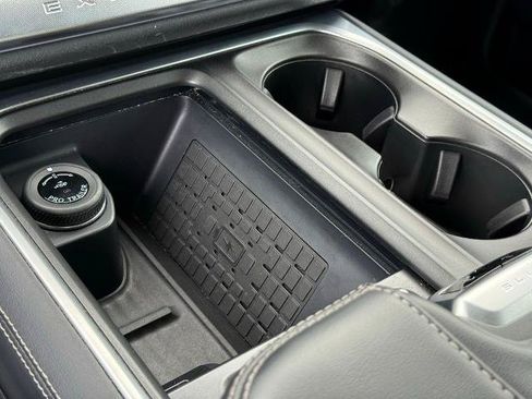 Certified 2025 Ford Expedition Platinum AWD/4WD image 13