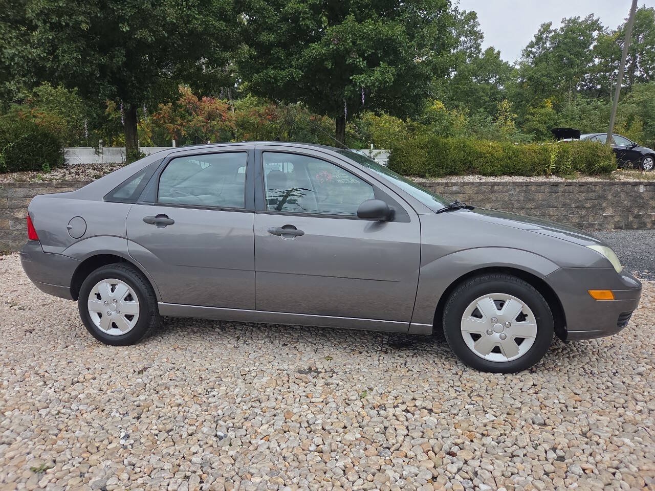 Used 2007 Ford Focus SE FWD image 7