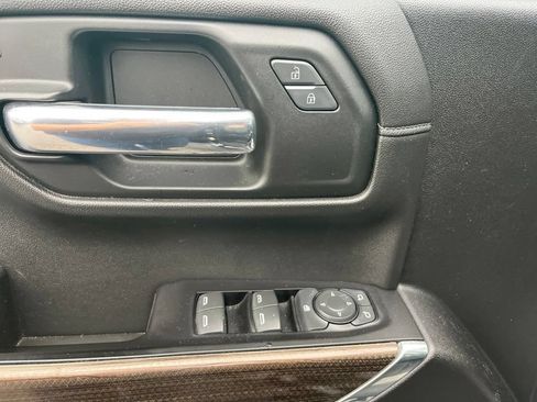 Used 2019 Chevrolet Silverado 1500 RST w/ True North Edition AWD/4WD image 18