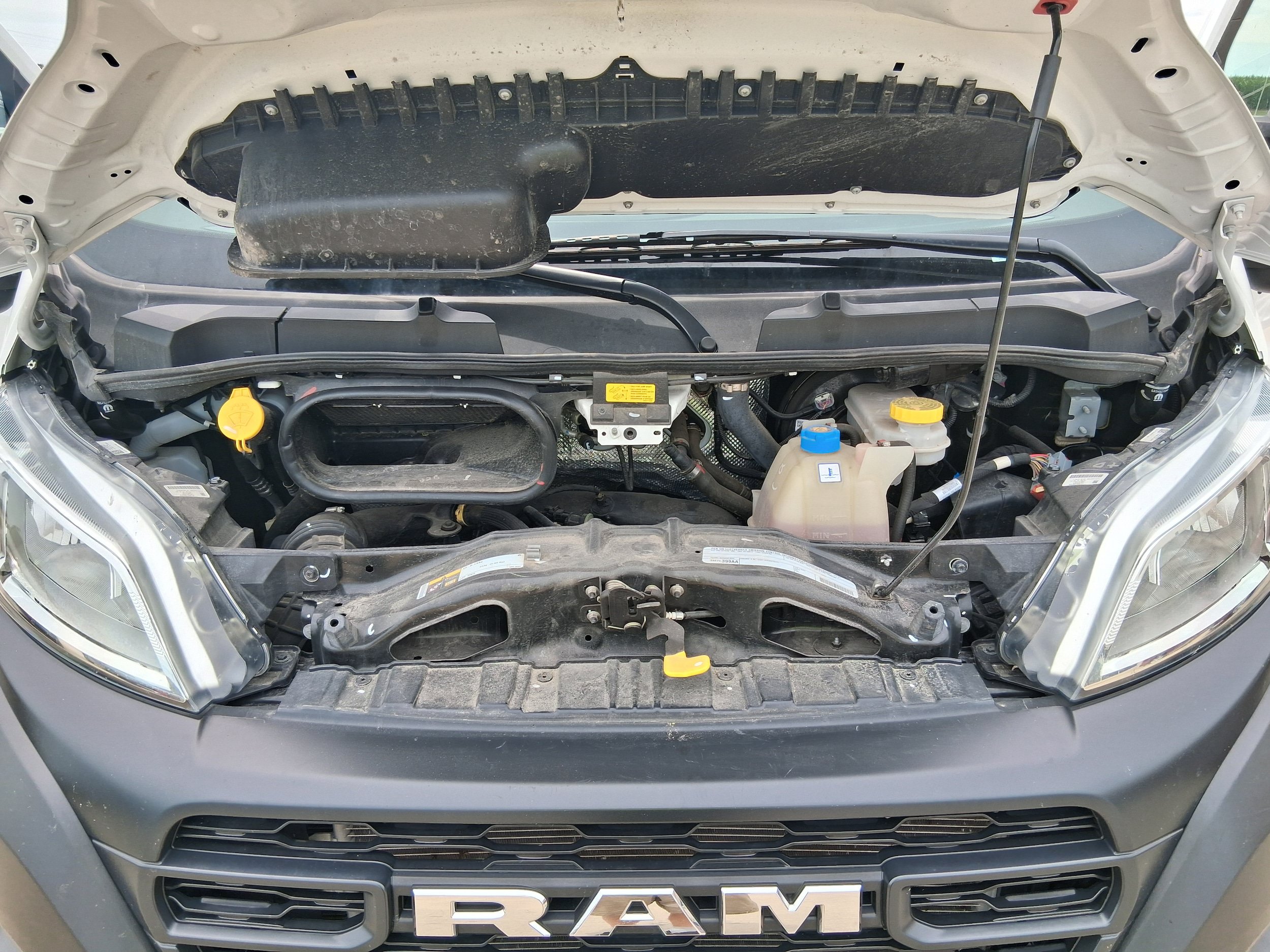 Used 2025 RAM ProMaster 2500 w/ Convenience Group FWD image 8