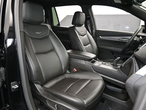 Used 2023 Cadillac XT6 Luxury image 48