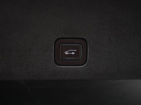 Used 2021 Cadillac XT6 Premium Luxury image 17