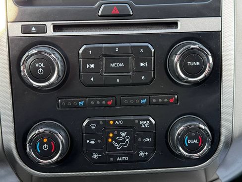 Used 2015 Ford Expedition XLT w/ Equipment Group 202A RWD image 32