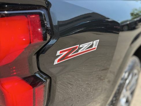 Used 2023 Chevrolet Colorado Z71 w/ Z71 Convenience Package 2 AWD/4WD image 21