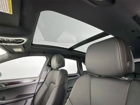 Certified 2026 Porsche Macan AWD/4WD image 35