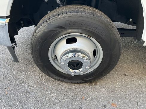 Used 2024 Ford F350 XLT image 12