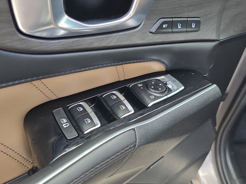Used 2025 Kia Sorento SX Prestige w/ Olive Brown Leather Package image 21