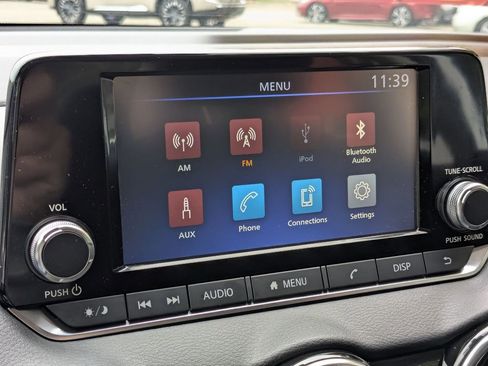 Used 2025 Nissan Sentra S FWD image 19