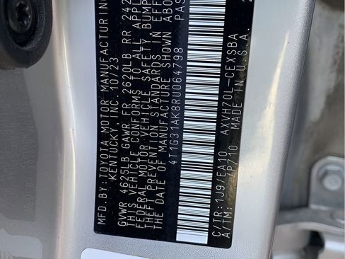 Used 2024 Toyota Camry SE image 32