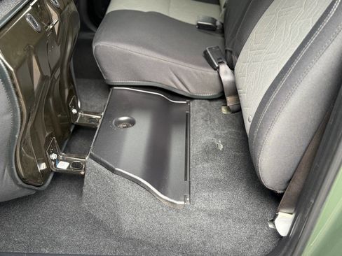 Used 2022 Toyota Tacoma TRD Off-Road image 36