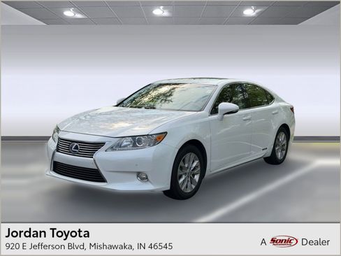 Used 2013 Lexus ES 300h w/ Luxury Pkg FWD image 1