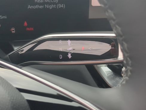 Certified 2024 Cadillac Lyriq Luxury RWD image 15