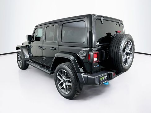 Used 2024 Jeep Wrangler Unlimited w/ Technology Group AWD/4WD image 5