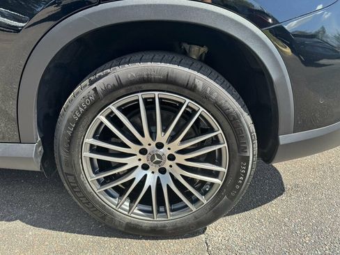 Used 2025 Mercedes-Benz GLC 300 image 9