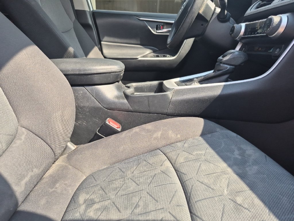 Used 2020 Toyota RAV4 XLE AWD/4WD image 16