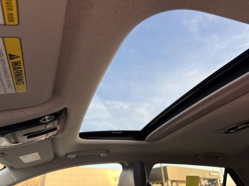 Used 2023 Kia Niro EX Touring image 21