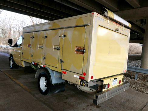 Used 2021 Ford E-450 and Econoline 450 Super Duty image 36