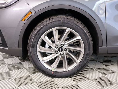 New 2026 Lincoln Corsair Premiere FWD image 18