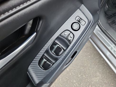Used 2025 Nissan Sentra SV FWD image 24