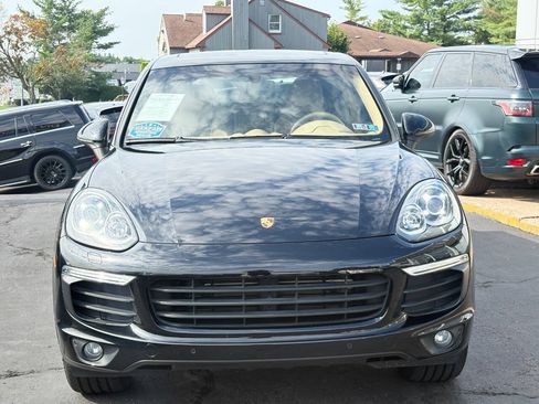 Used 2017 Porsche Cayenne Platinum Edition AWD/4WD image 2