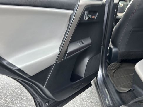 Used 2018 Toyota RAV4 XLE image 15