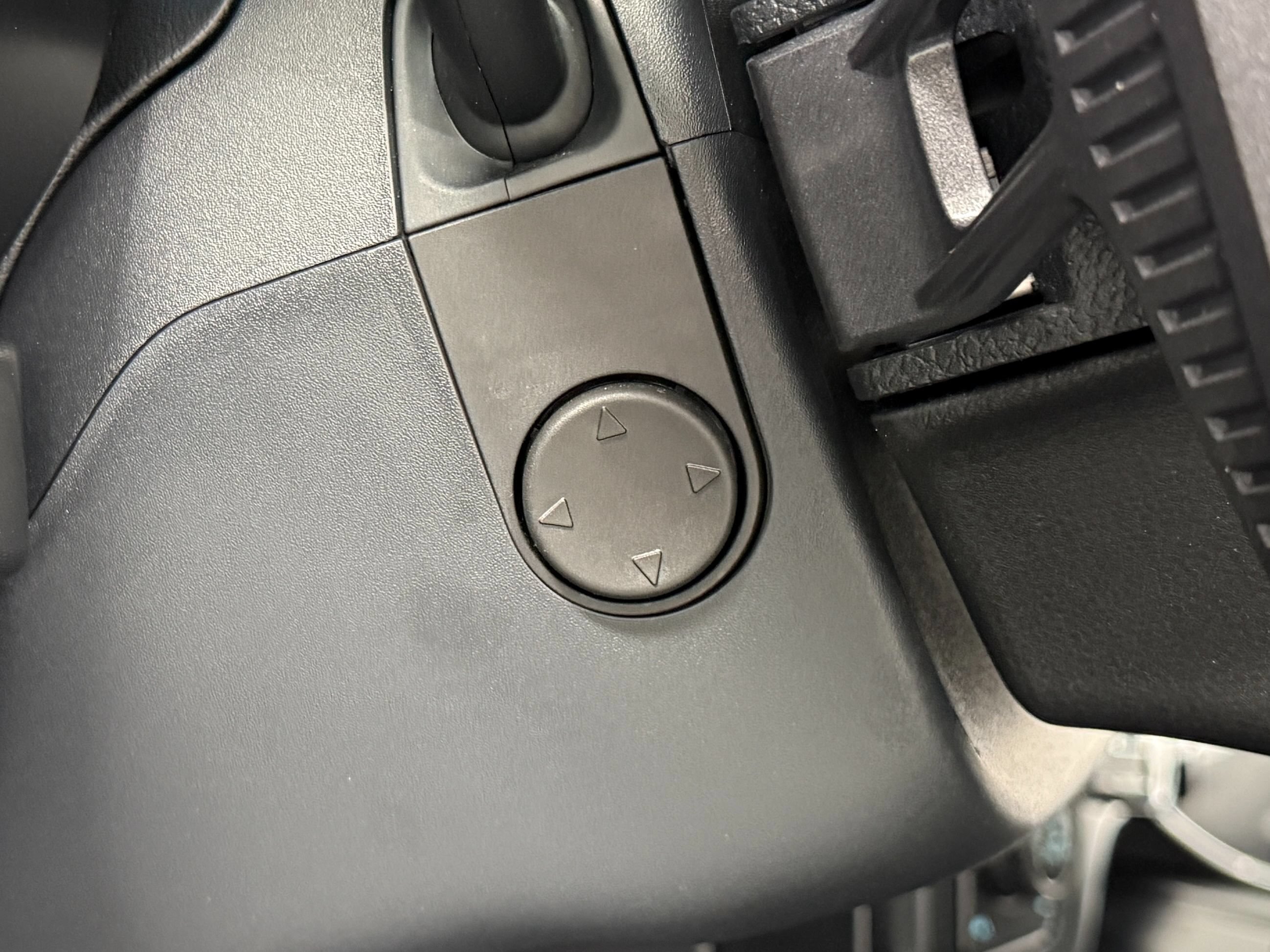Used 2025 Ford F150 Raptor AWD/4WD image 25