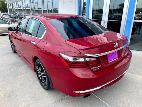 Used 2017 Honda Accord Sport Special Edition image 2